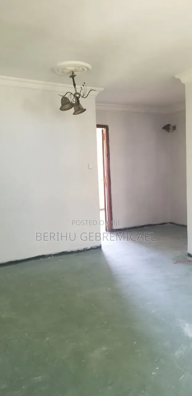 2bdrm Condo in ኣያት, Yeka for sale