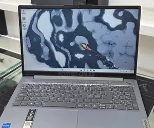 New Laptop Lenovo 8GB Intel Core i5 SSD 512GB