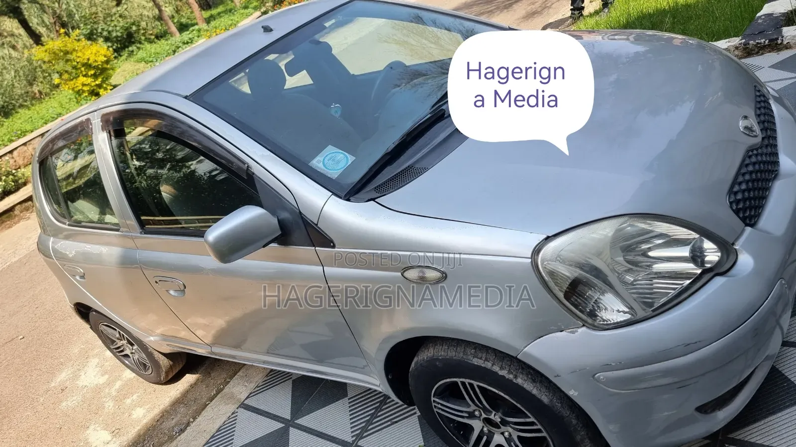 Toyota Vitz 2002 Silver