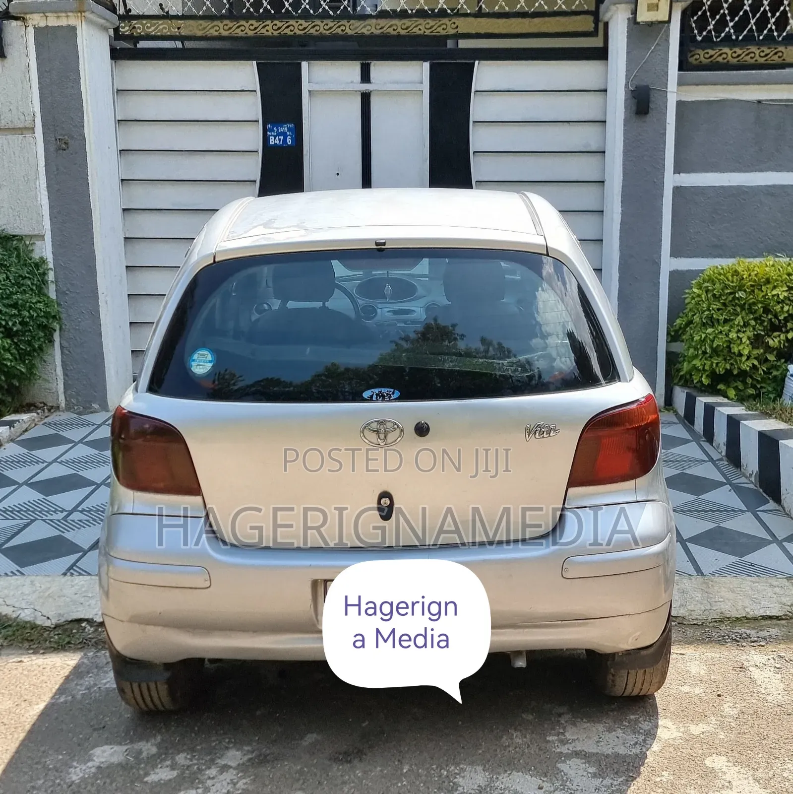 Toyota Vitz 2002 Silver