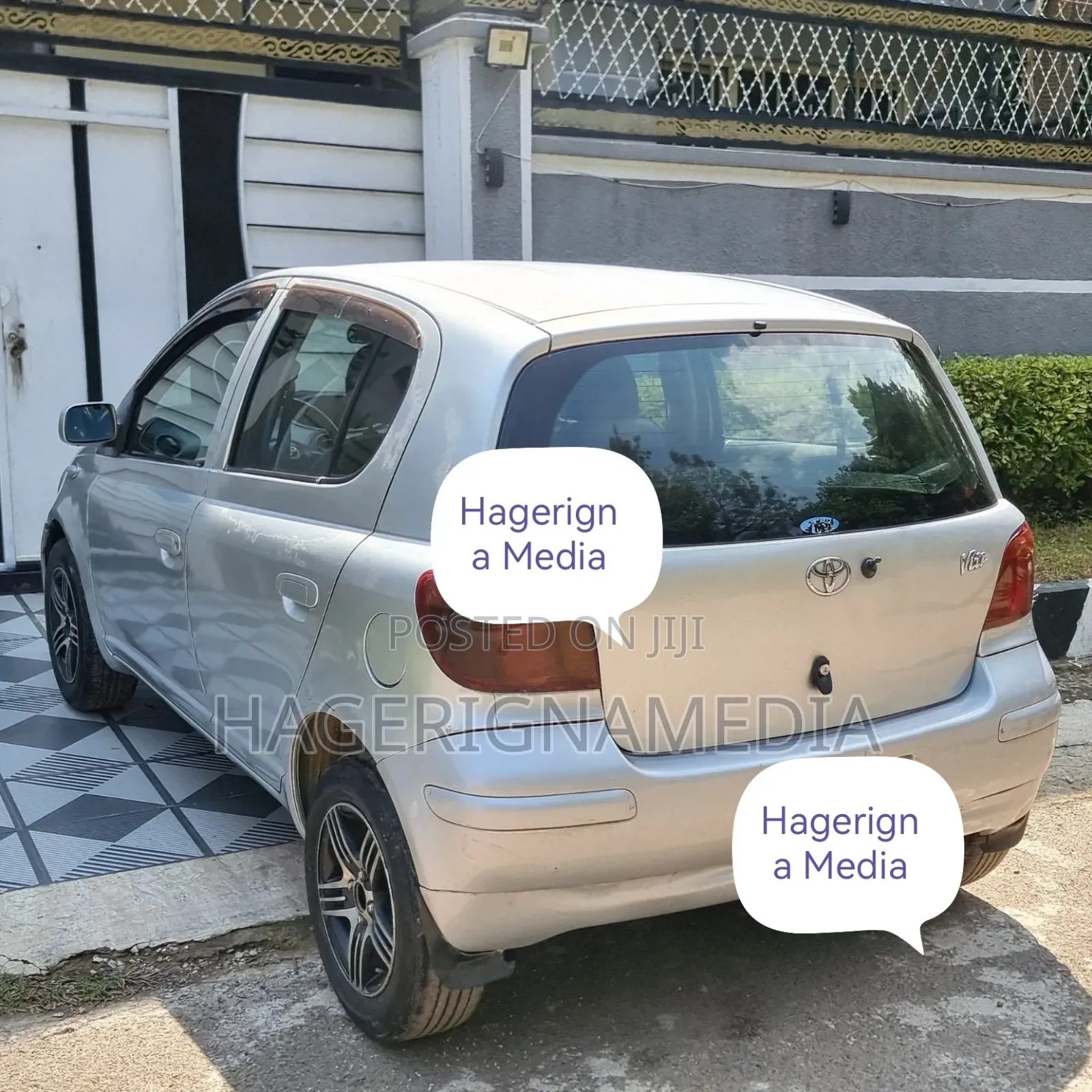 Toyota Vitz 2002 Silver