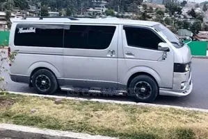 Toyota HiAce 2007 Silver