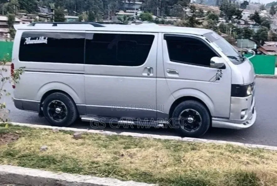 Toyota HiAce 2007 Silver