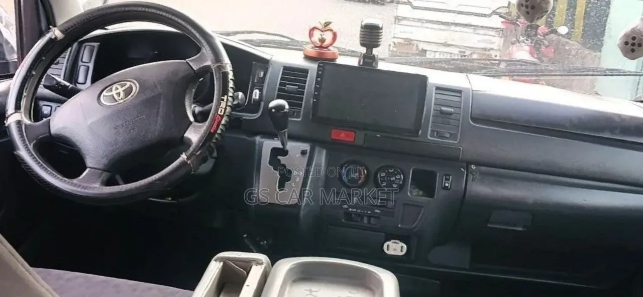 Toyota HiAce 2007 Silver