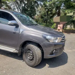 Toyota Hilux 2017 Matt Black