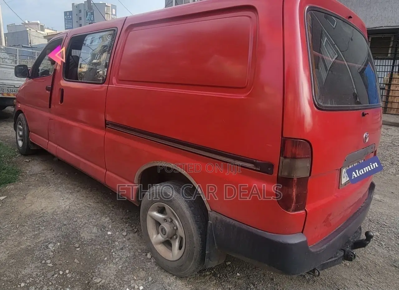 Toyota HiAce 1998 Red