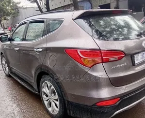 Hyundai Santa Fe 2013 Brown