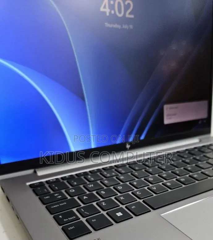 New Laptop HP ZBook Firefly 16 G10 16GB Intel Core i7 SSD 512GB