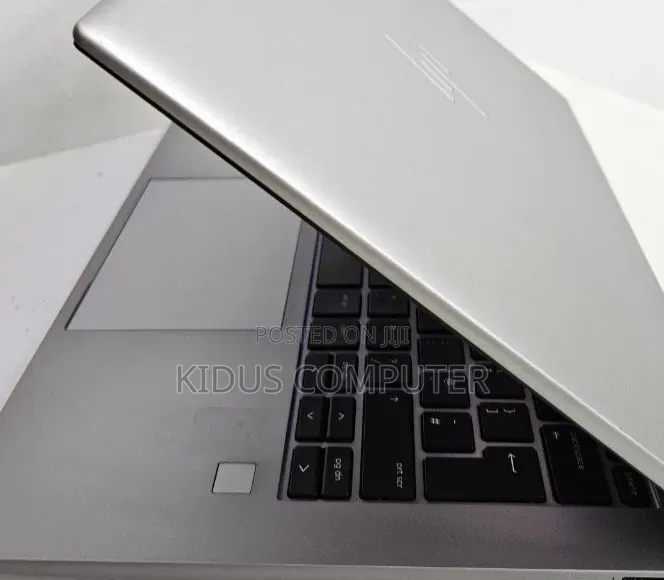 New Laptop HP ZBook Firefly 16 G10 16GB Intel Core i7 SSD 512GB