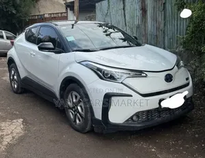 Toyota C-HR 2022 White