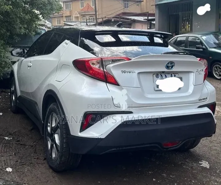 Toyota C-HR 2023 White