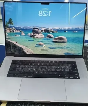 New Laptop 32GB Apple M1 Max SSD 1T
