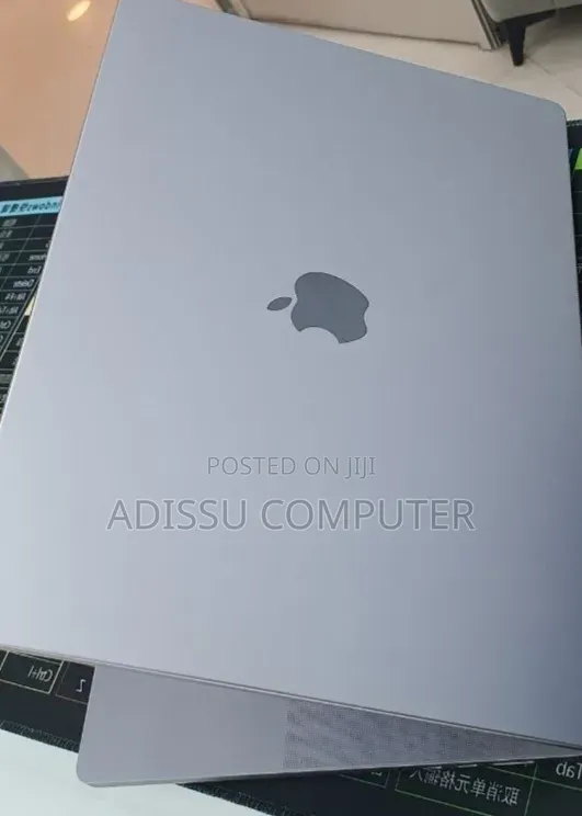 New Laptop 32GB Apple M1 Max SSD 1T