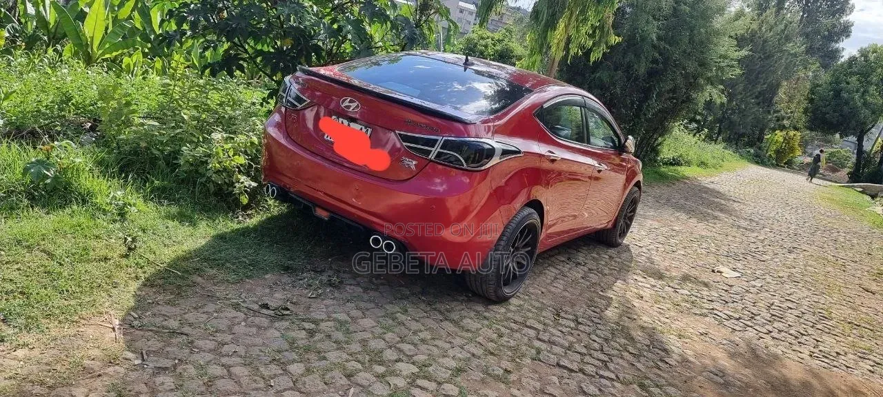 Hyundai Elantra 2011