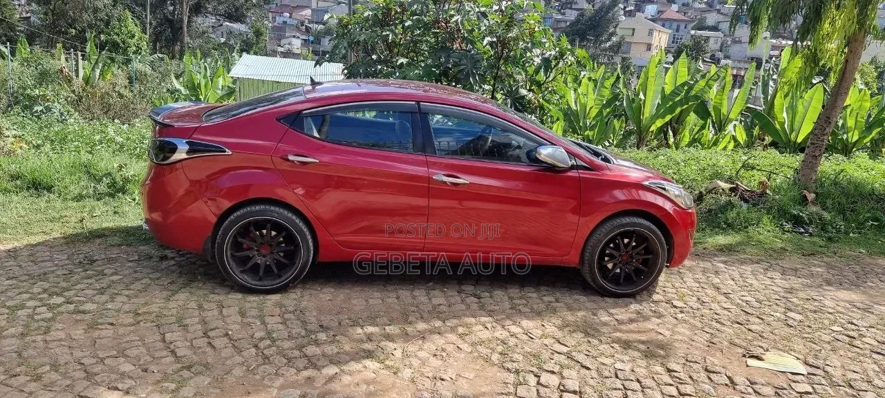 Hyundai Elantra 2011