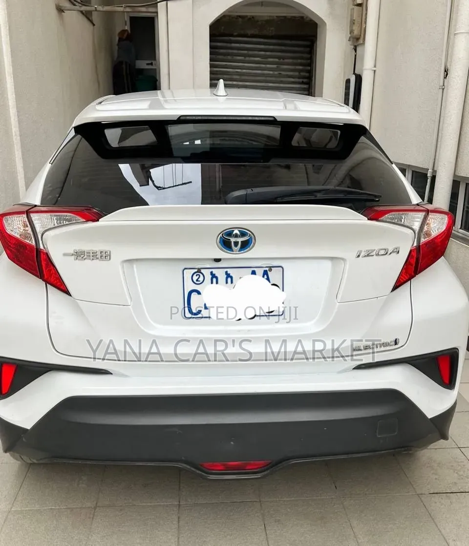 Toyota C-HR 2023 White