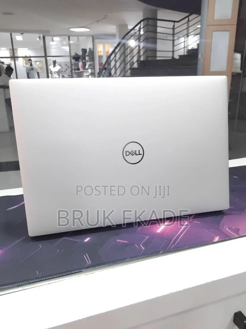 New Laptop Dell XPS 15 9500 16GB Intel Core i7 SSD 512GB