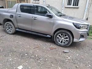 Toyota Hilux 2019 Blue