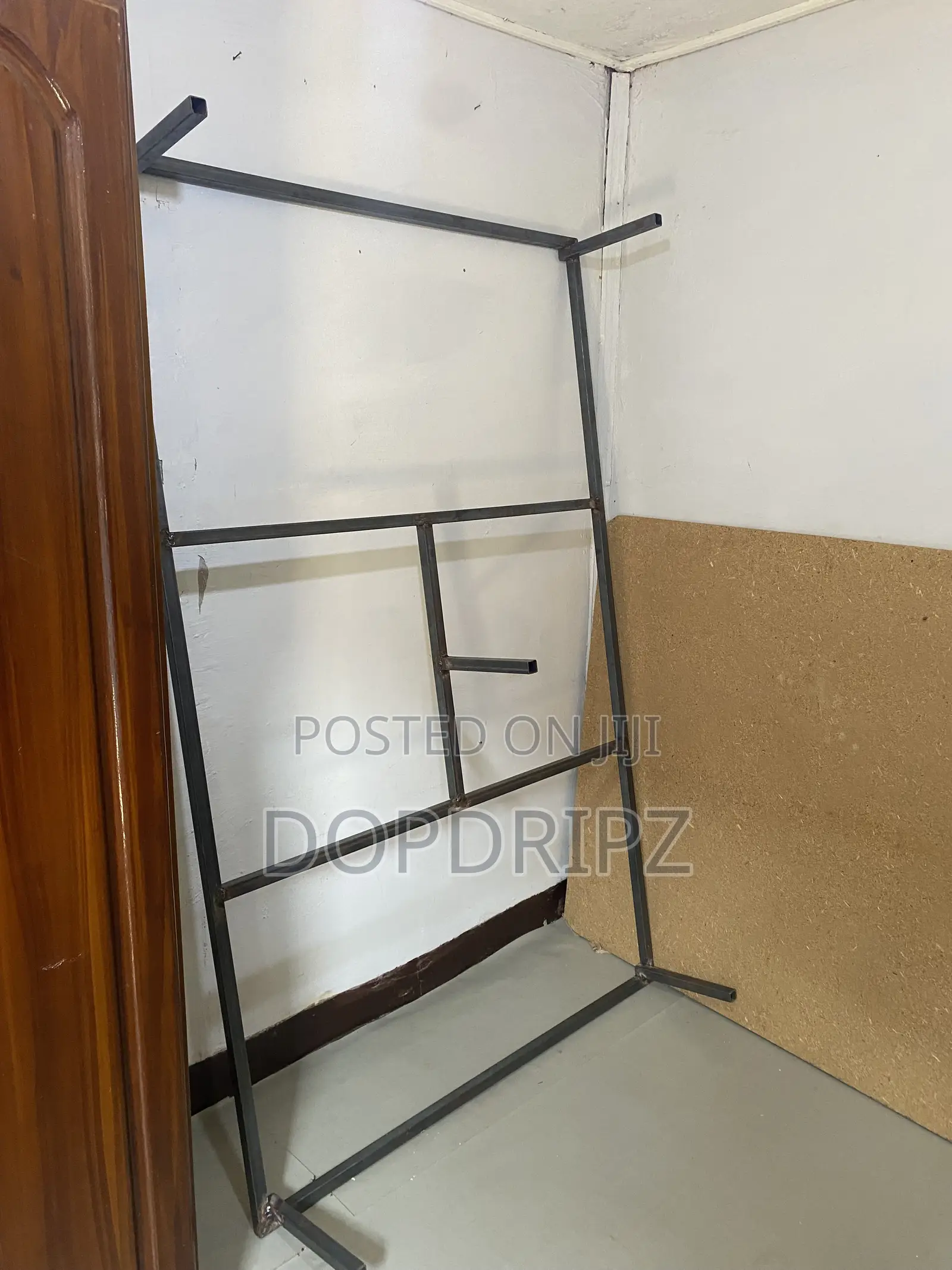 ባለ 1.20 ሜትር Bed የእንጨት አልጋ ከነ ኮመዲኖ