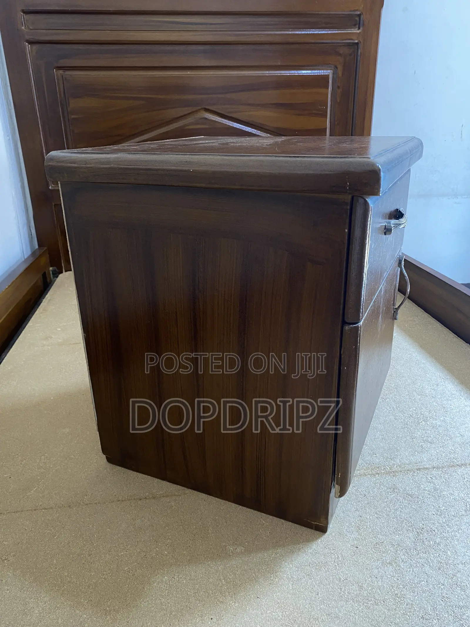 ባለ 1.20 ሜትር Bed የእንጨት አልጋ ከነ ኮመዲኖ