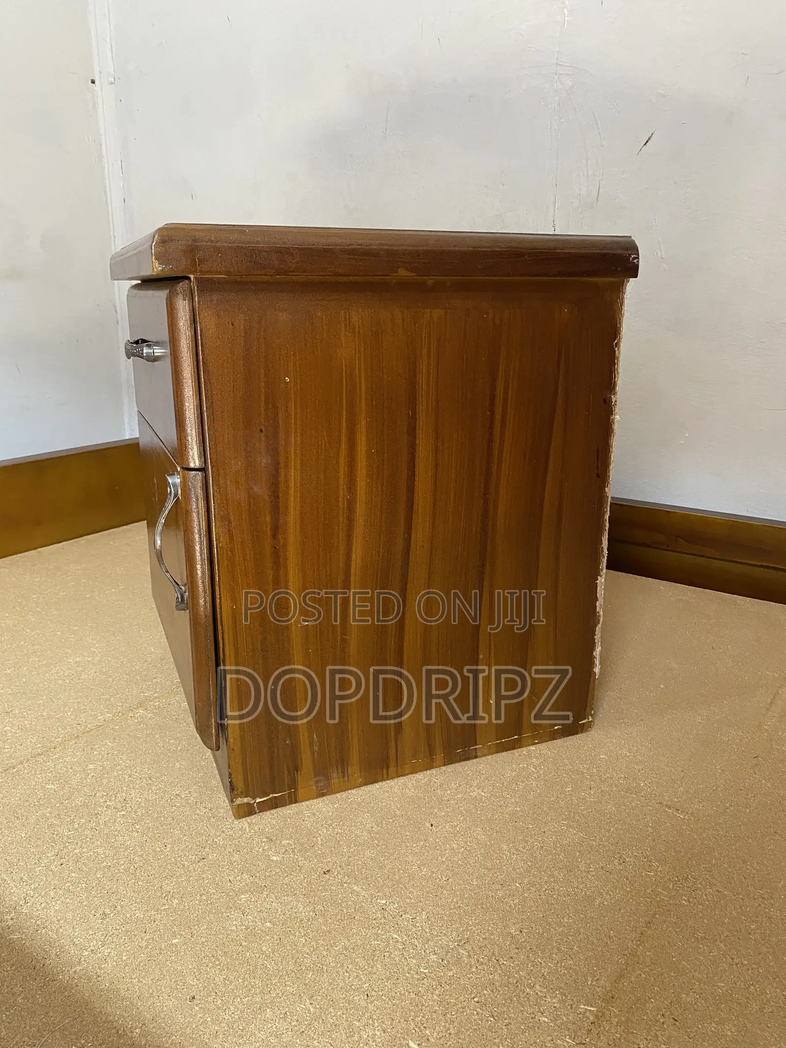 ባለ 1.20 ሜትር Bed የእንጨት አልጋ ከነ ኮመዲኖ