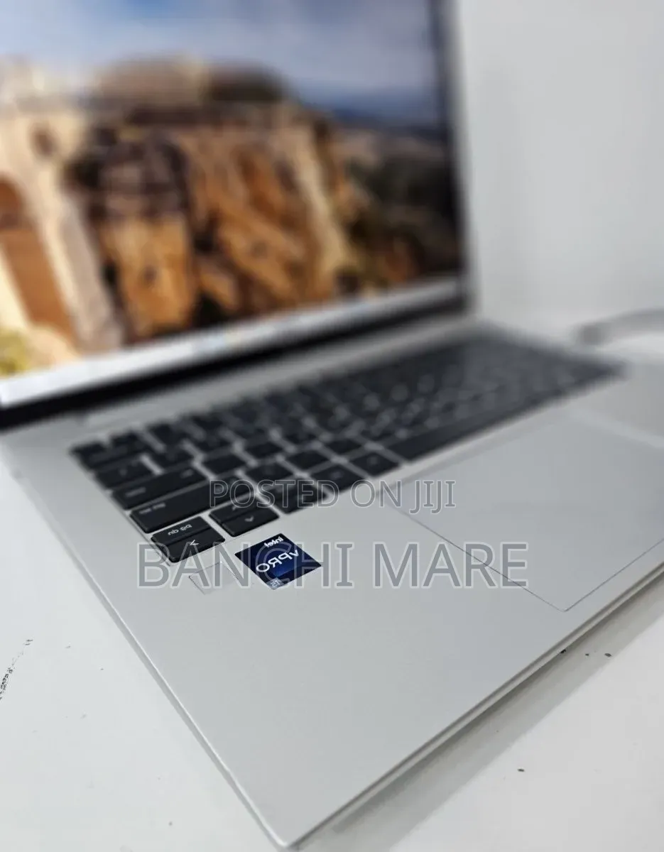 New Laptop HP EliteBook 840 G9 16GB Intel Core i5 SSD 512GB