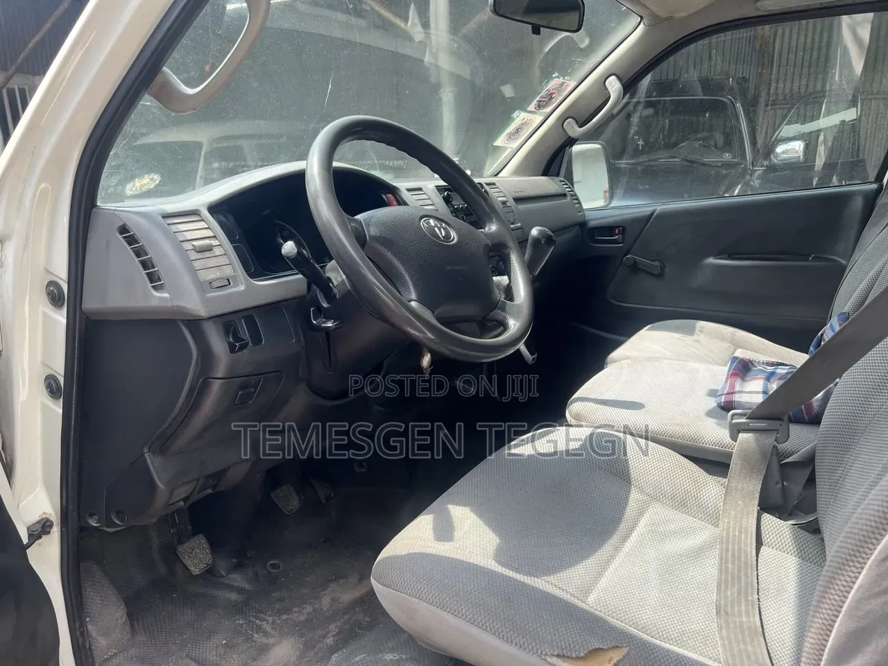 Toyota HiAce 2010 White