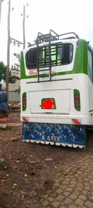 Isuzu NMR 2007 White