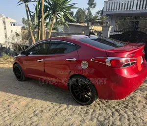 Hyundai Elantra 2012 Red