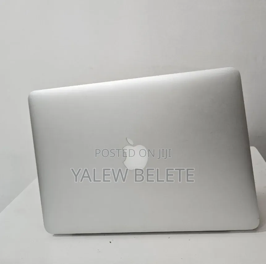 New Laptop Apple MacBook Pro 2017 8GB Intel Core i7 SSD 256GB