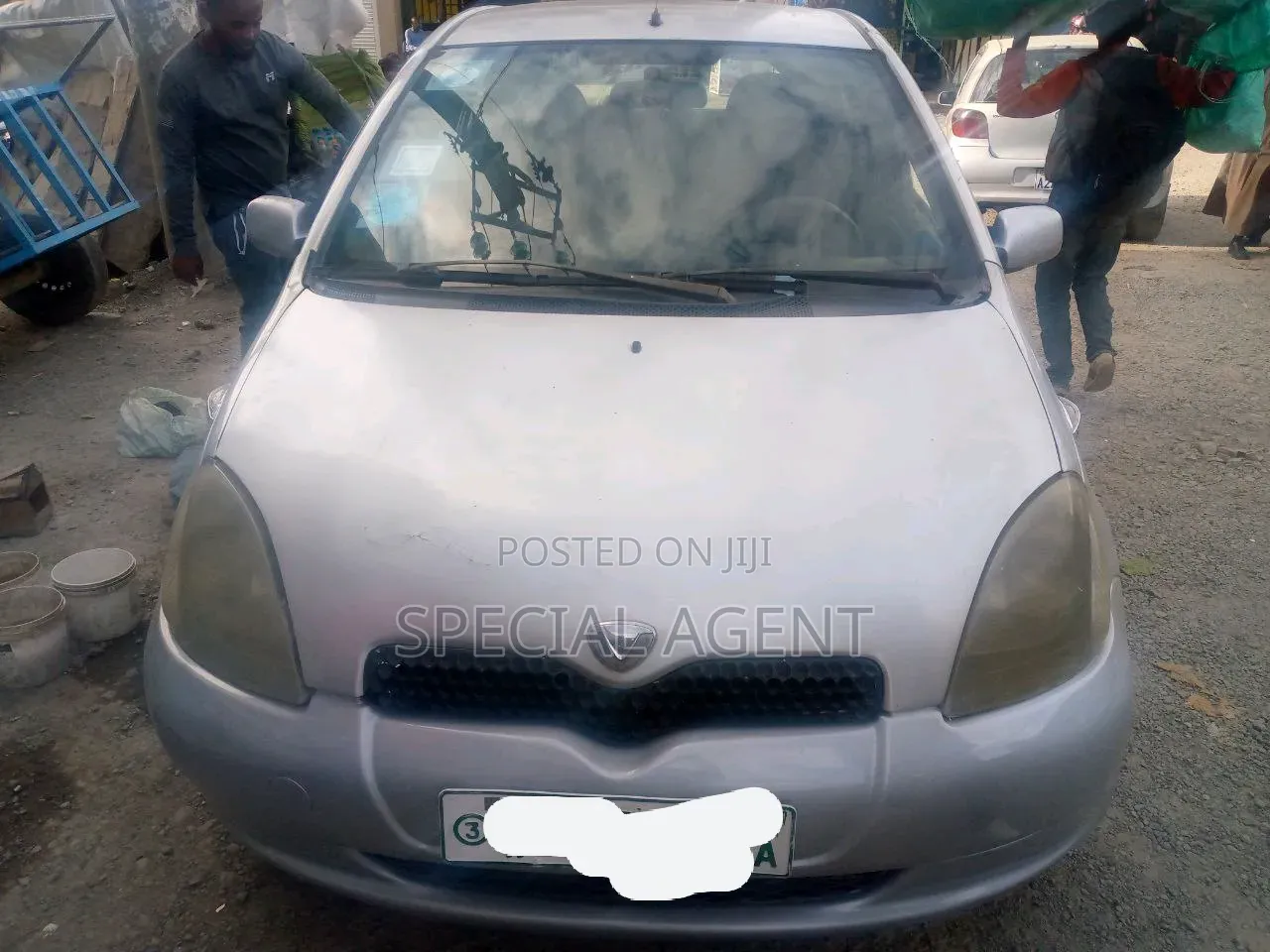 Toyota Vitz 2001 Silver