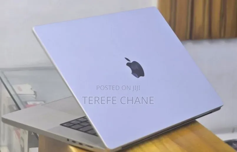 New Laptop Apple MacBook Pro 2021 M1 32GB Apple M1 Pro SSD 512GB