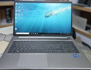 New Laptop HP ZBook Firefly G8 16GB Intel Core i7 SSD 1T