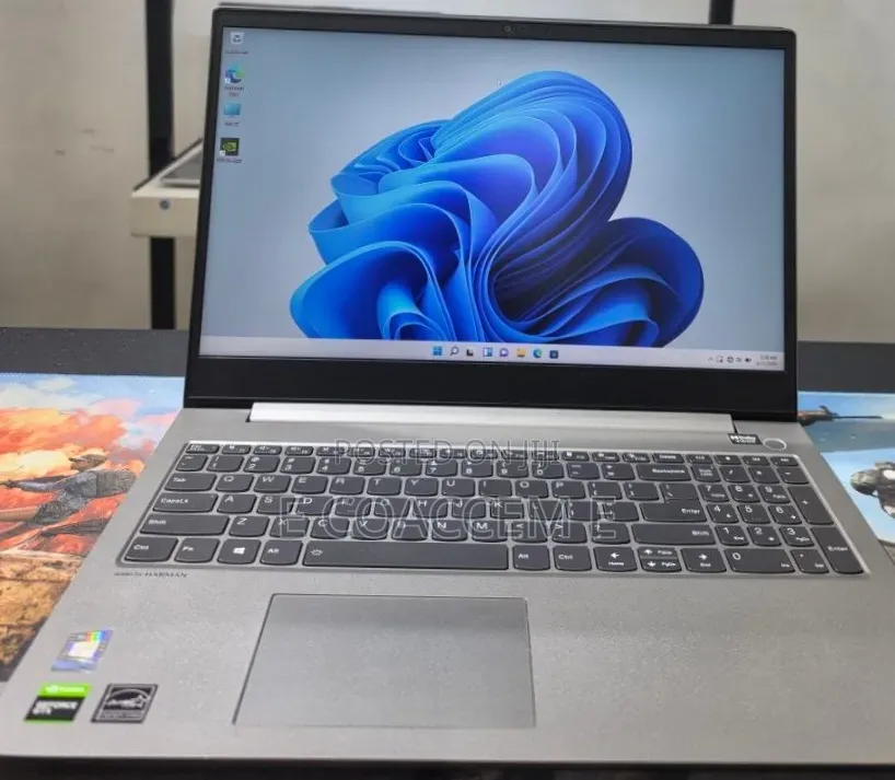 New Laptop Lenovo 16GB Intel Core i5 SSD 512GB