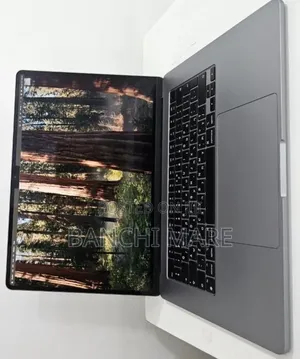 New Laptop Apple MacBook Air 2024 M3 8GB Apple M3 SSD 512GB