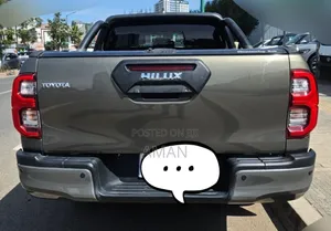 Toyota Hilux 2021 Gray