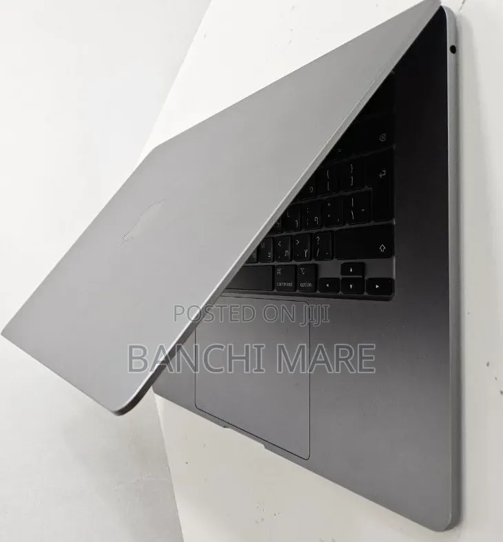 New Laptop Apple MacBook Air 2024 M3 8GB Apple M3 SSD 512GB