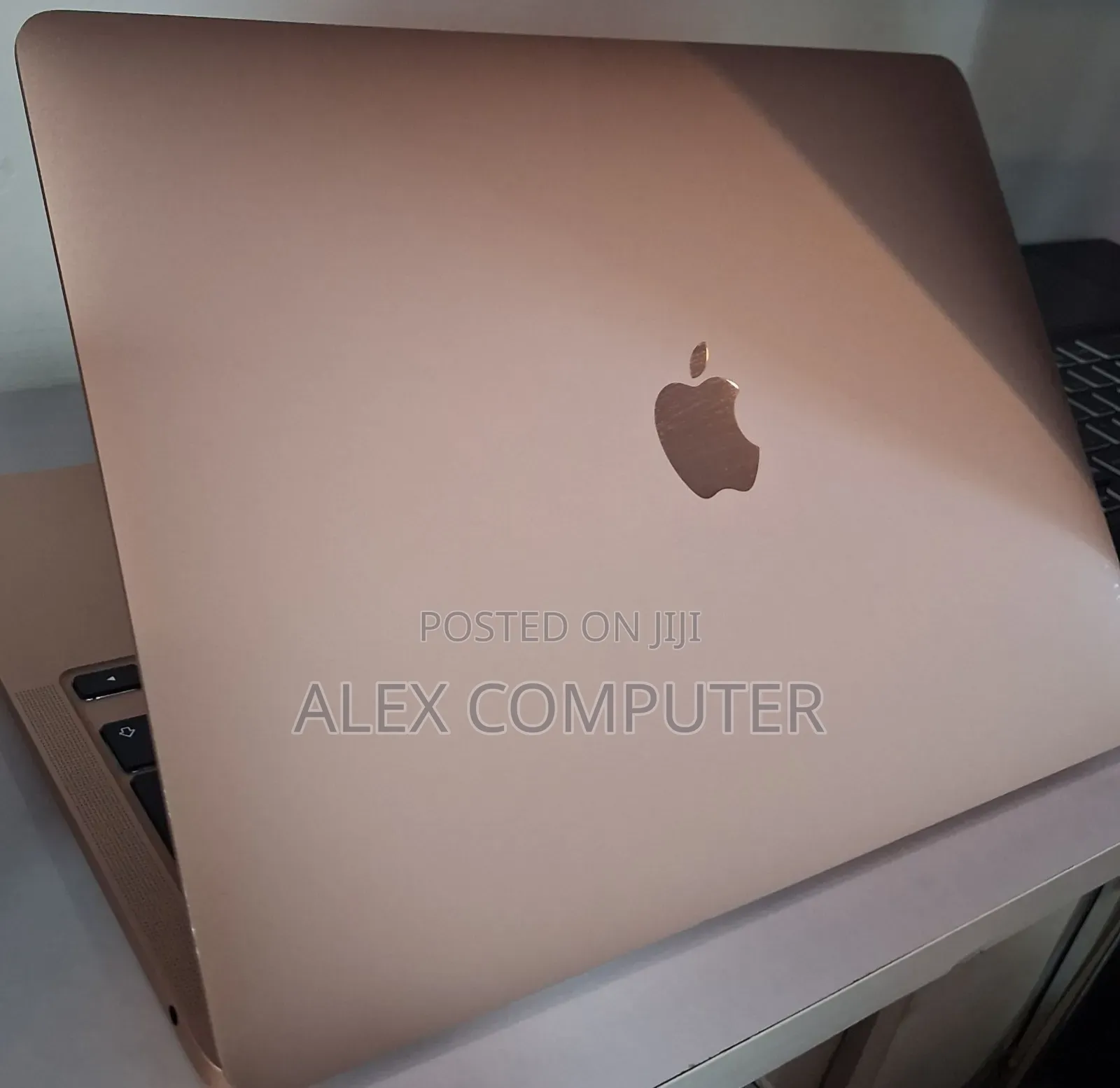 New Laptop Apple MacBook Air 2020 M1 8GB Intel Core i3 SSD 256GB
