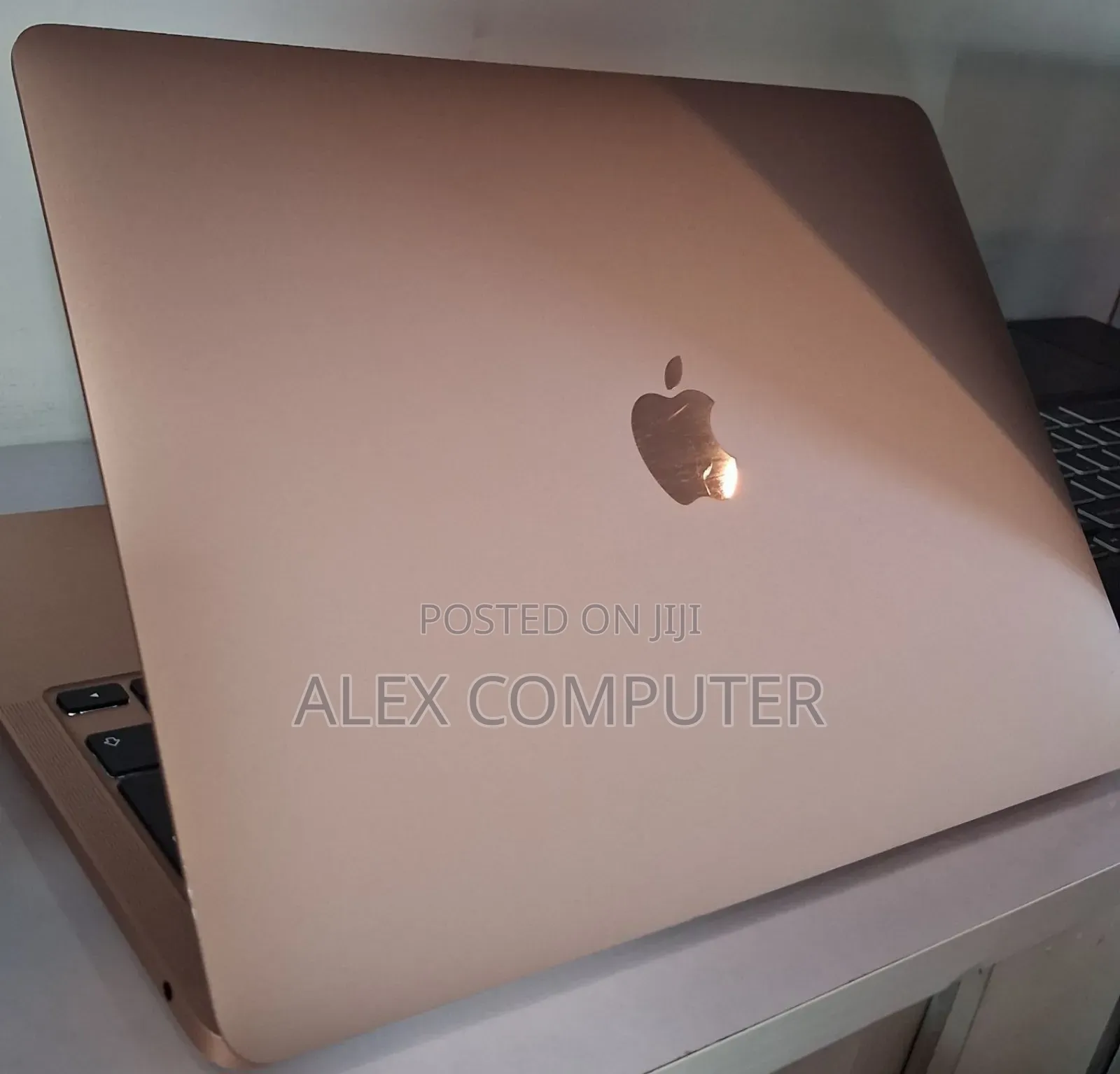 New Laptop Apple MacBook Air 2020 M1 8GB Intel Core i3 SSD 256GB