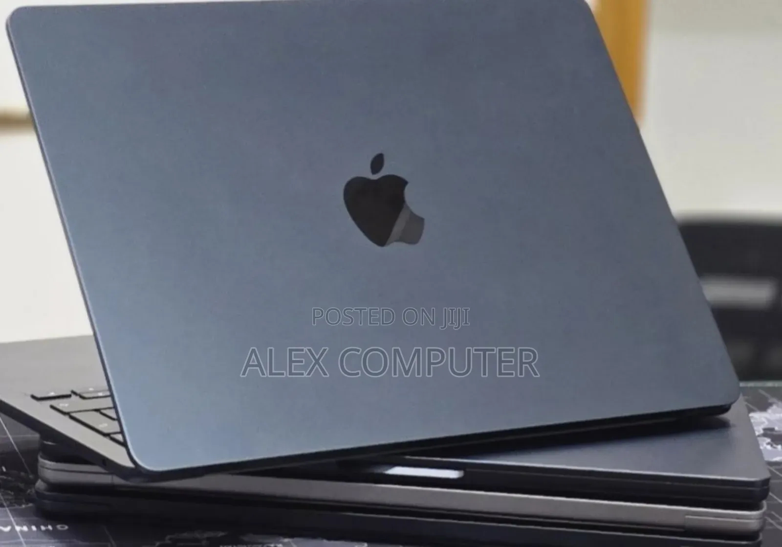 New Laptop Apple MacBook Air 2025 M4 16GB Apple M4 SSD 256GB