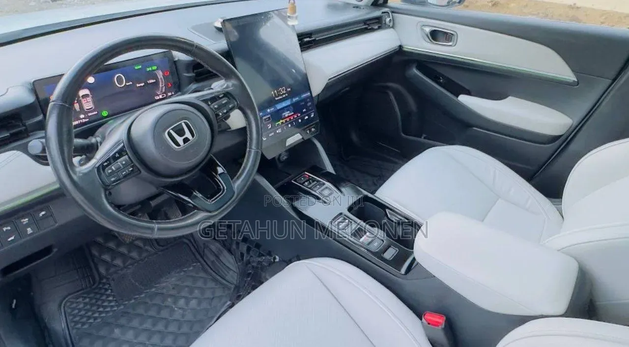 Honda e:NS1 2023 White