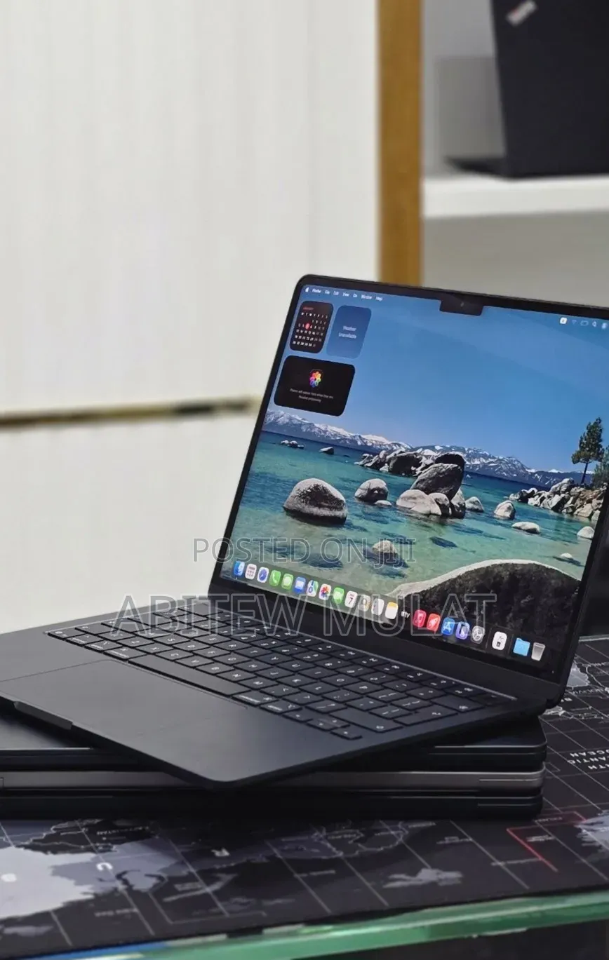 New Laptop Apple MacBook Air 2025 M4 16GB Apple M4 SSD 256GB