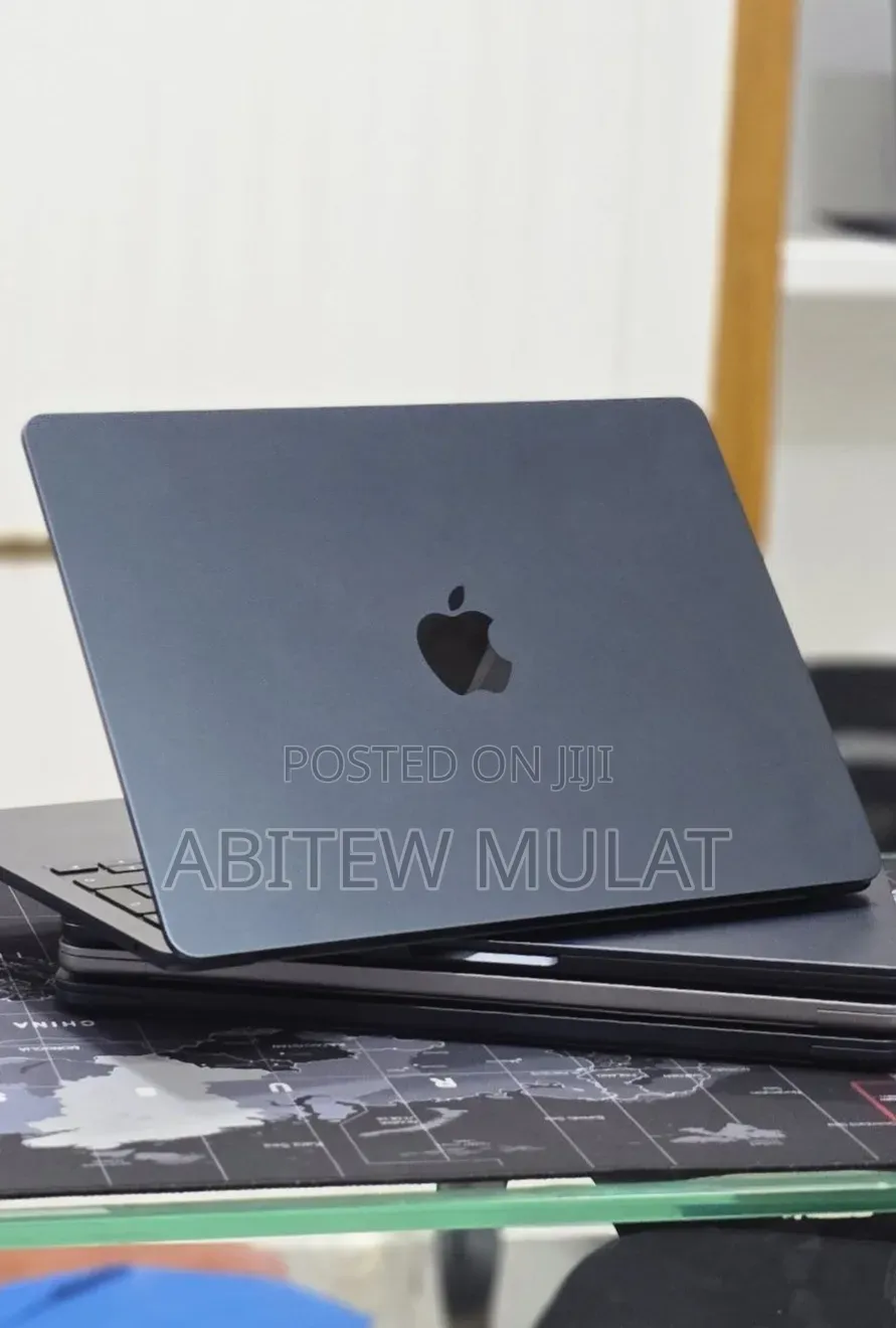 New Laptop Apple MacBook Air 2025 M4 16GB Apple M4 SSD 256GB