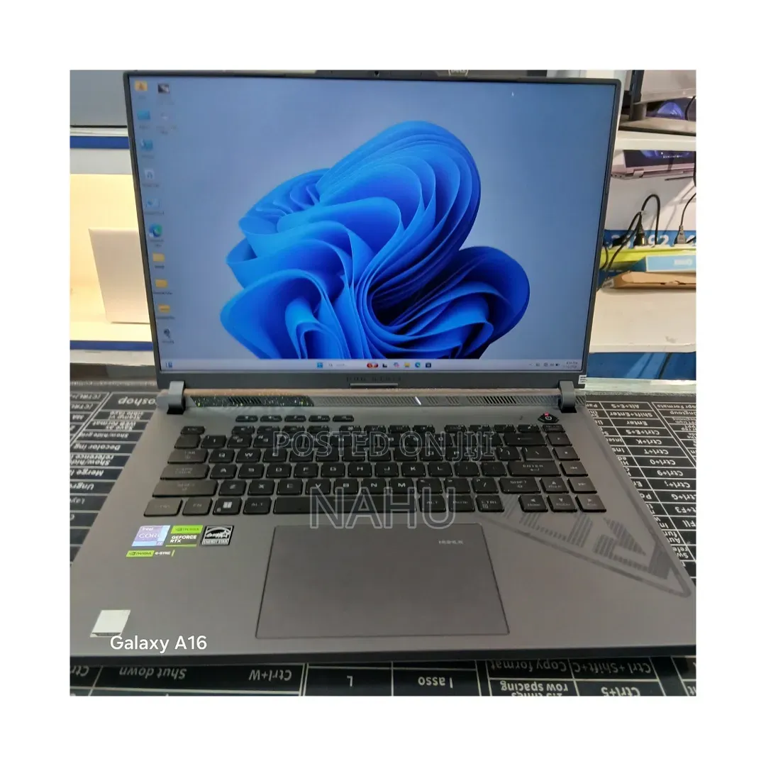 New Laptop Asus ROG Strix G15 16GB Intel Core i9 SSD 1T