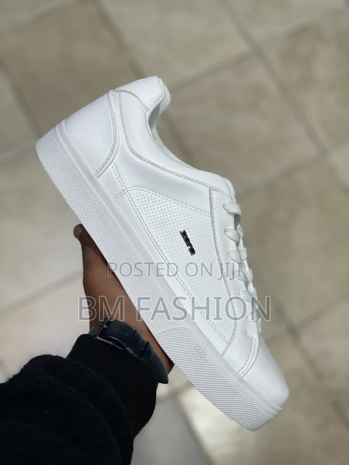Zara All-White Flat Low-Tops