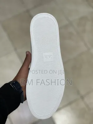 Zara All-White Flat Low-Tops