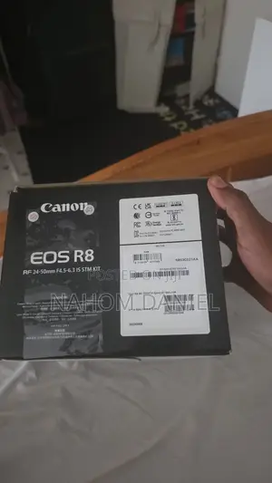 Canon R8 24-50mm Lens