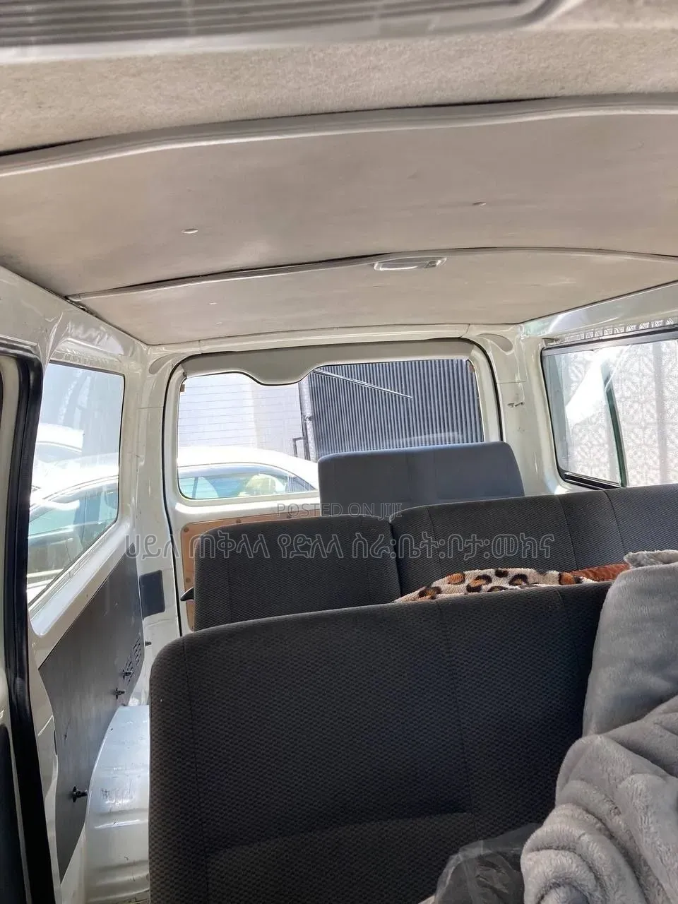Toyota HiAce 2011 White