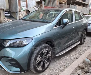 Mercedes-Benz EQE 2025 Blue