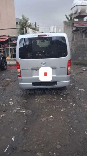Toyota HiAce 2007 Silver